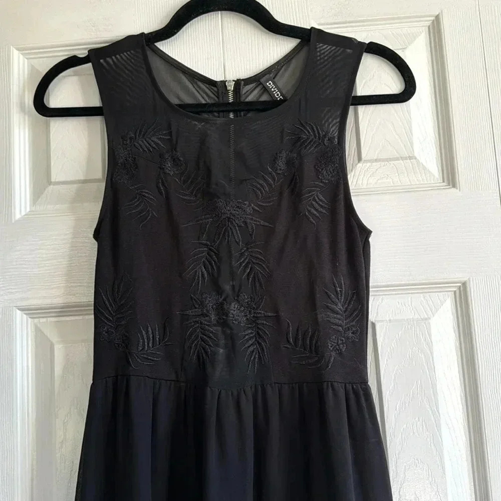 Divided H&M | Black Embroidered Sheer | High/Low Hem | size S - Picture 2 of 6